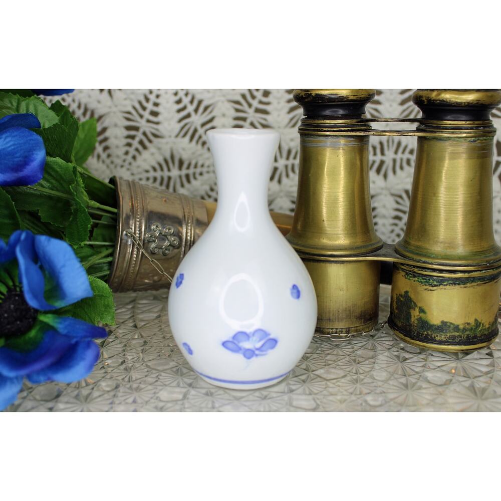 Vintage Asian Blue Floral Bud Vase